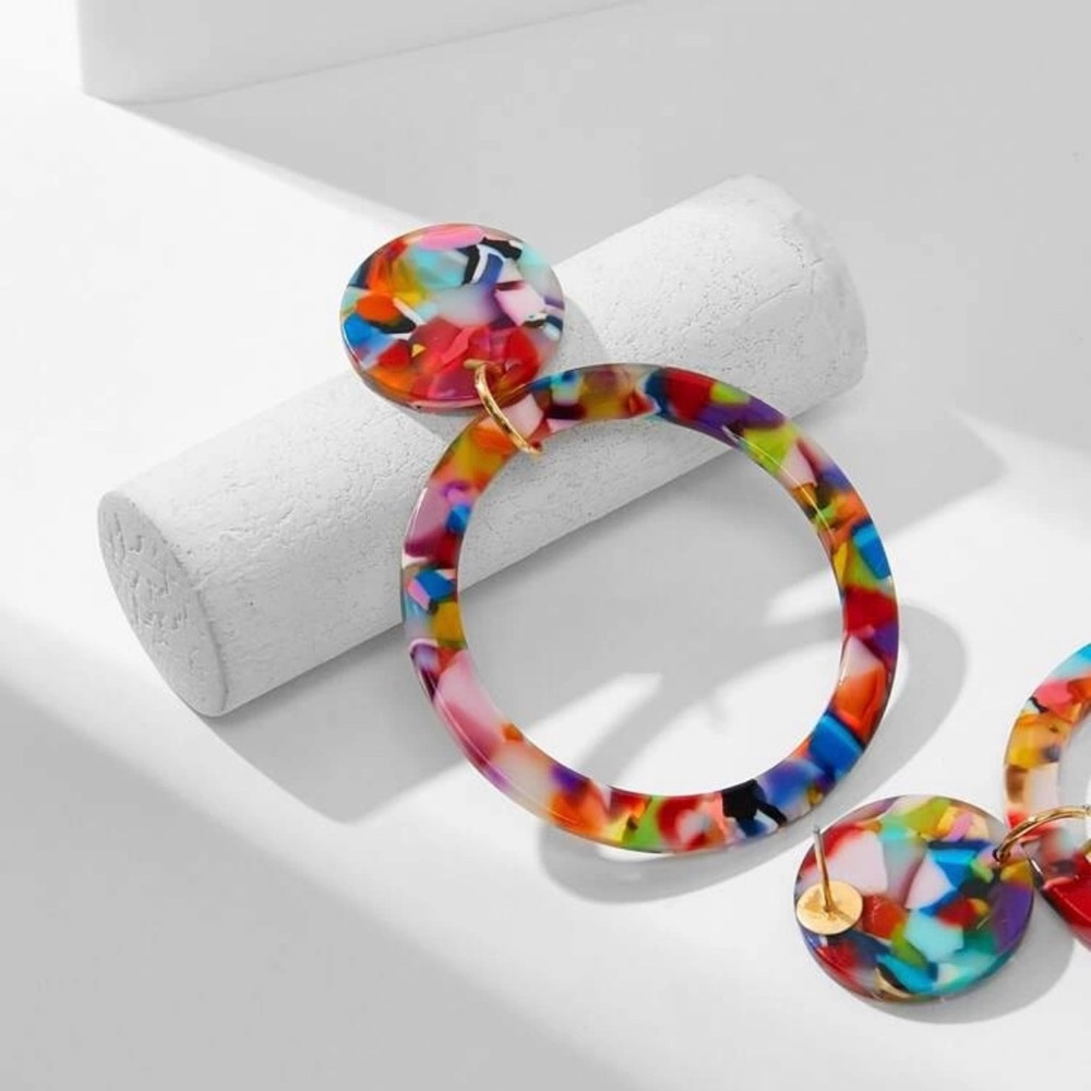 3/$30 ❤️ Geometric Acetate Resin Earrings - Picture 2 of 3